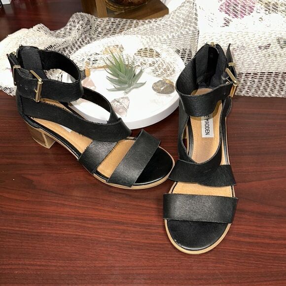 Steve Madden 7M Black Genuine Leather Criss Cross Block Heel Back Zip Sandals - Picture 1 of 10